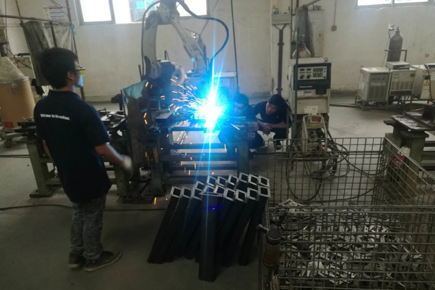 1. Ch&acirc;ssis de soudage automatique